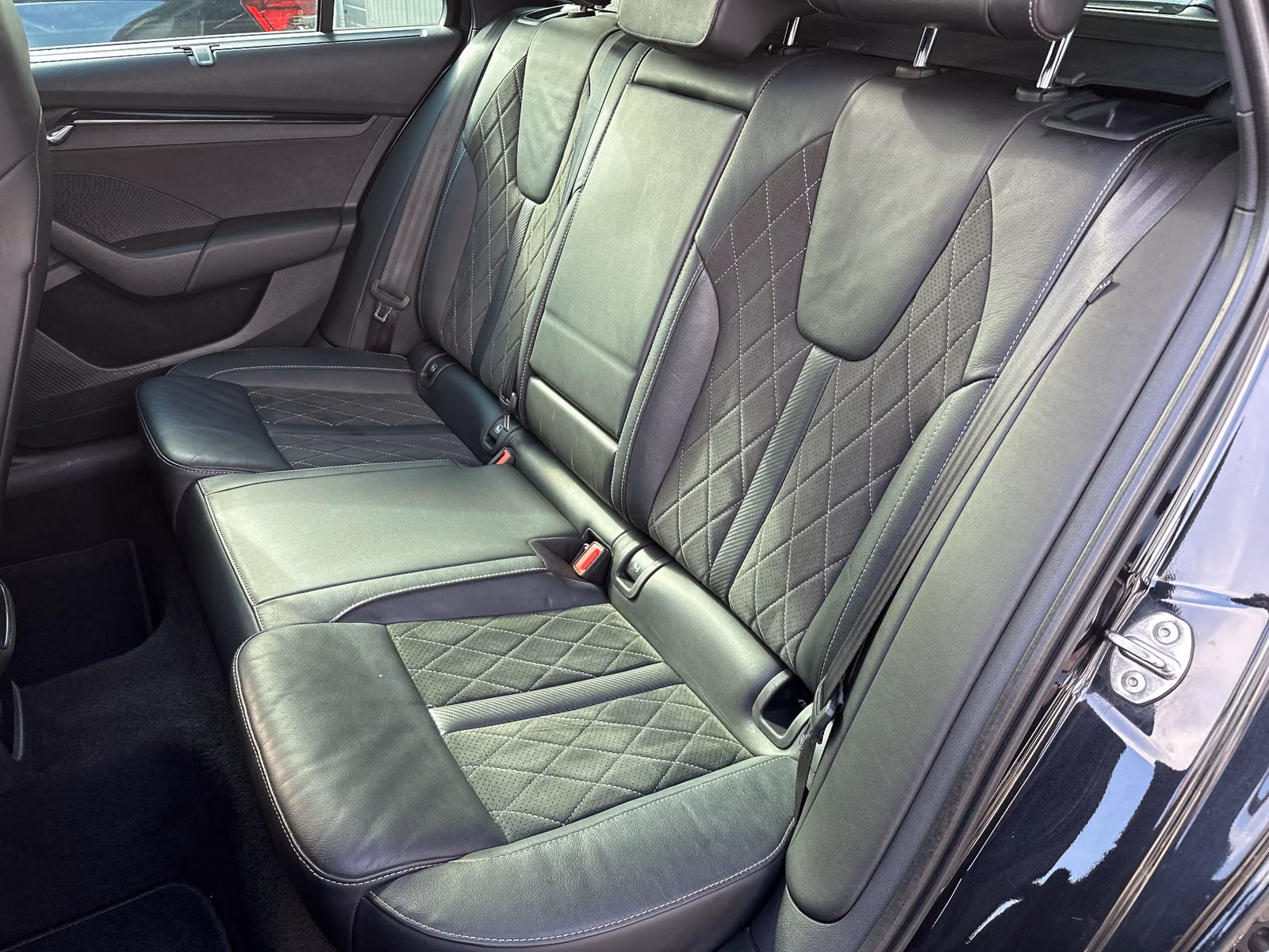 Skoda Octavia Combi 2.0 TDI RS 4x4 NAV+LED+PANO+KAMERA