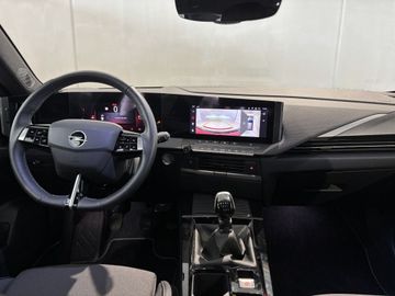 Fotografie des Opel Astra 1.2 Turbo GS AHK Navi