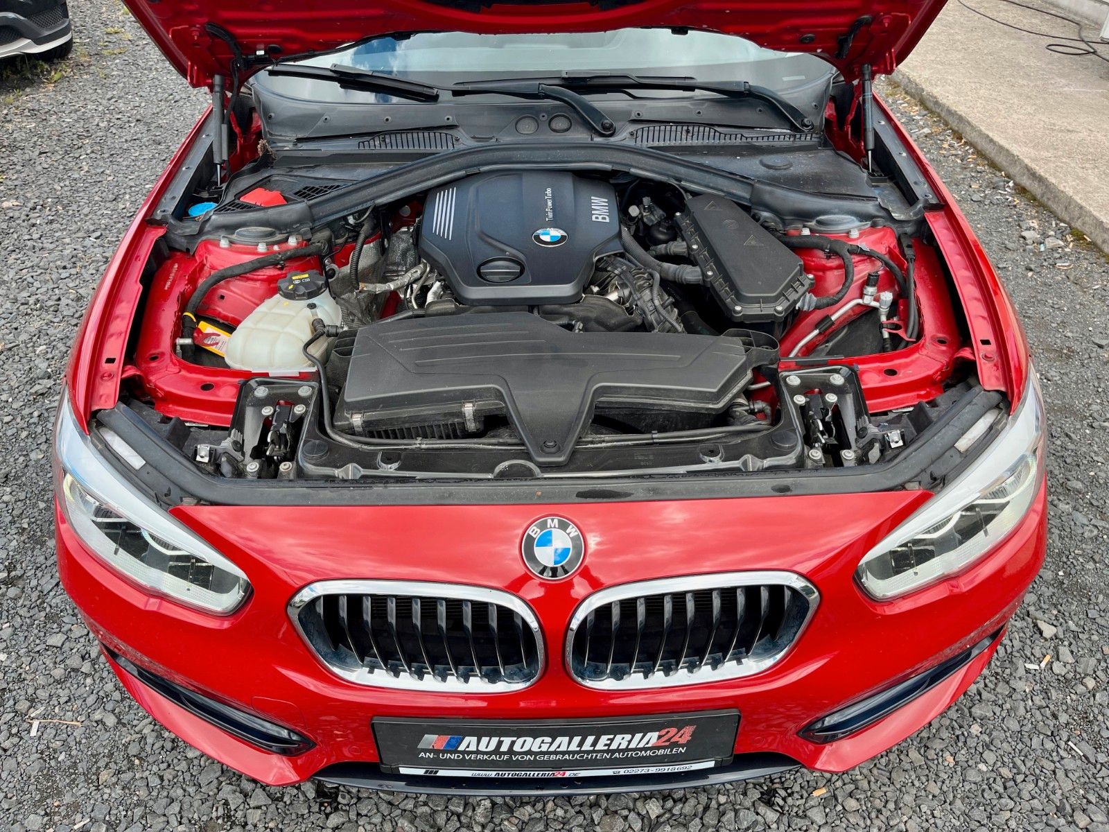 Fahrzeugabbildung BMW 120d xDrive SPORT LINE Sport-Aut Navi LED Kamera