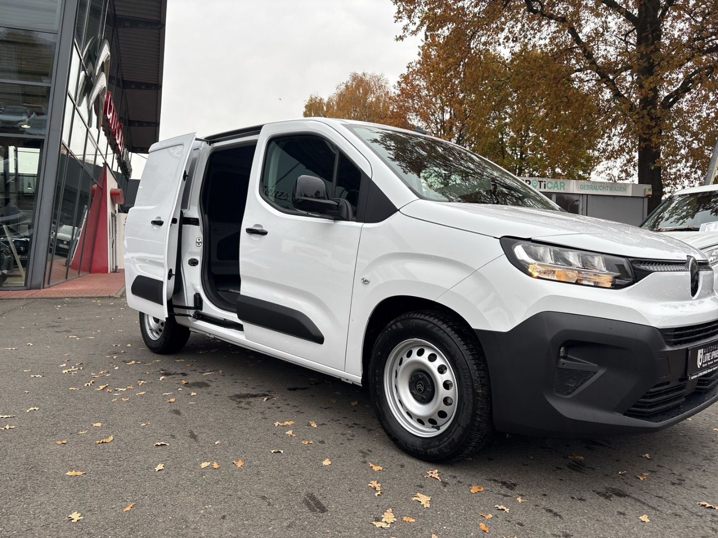 Fahrzeugabbildung Citroën Berlingo KW L2 1.5 BlueHDI 130 S&S SHZ LED DAB