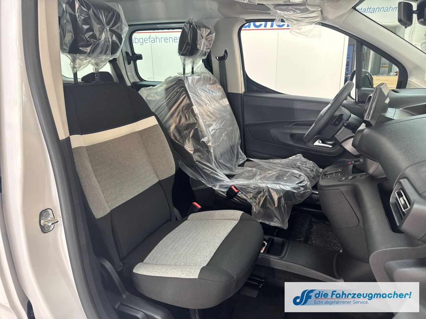 Fahrzeugabbildung Citroën Berlingo XL Digitales Cockpit LED Apple CarPlay