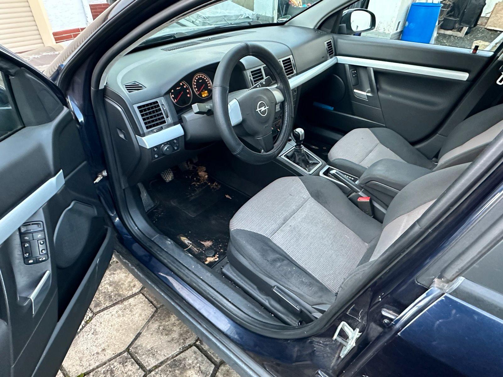 Opel Vectra 2005 — photo 9