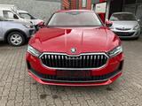 Skoda Superb Combi 2.0 TDI DSG L&K+NEUES MODELL+SOFORT - rote Skoda Superb