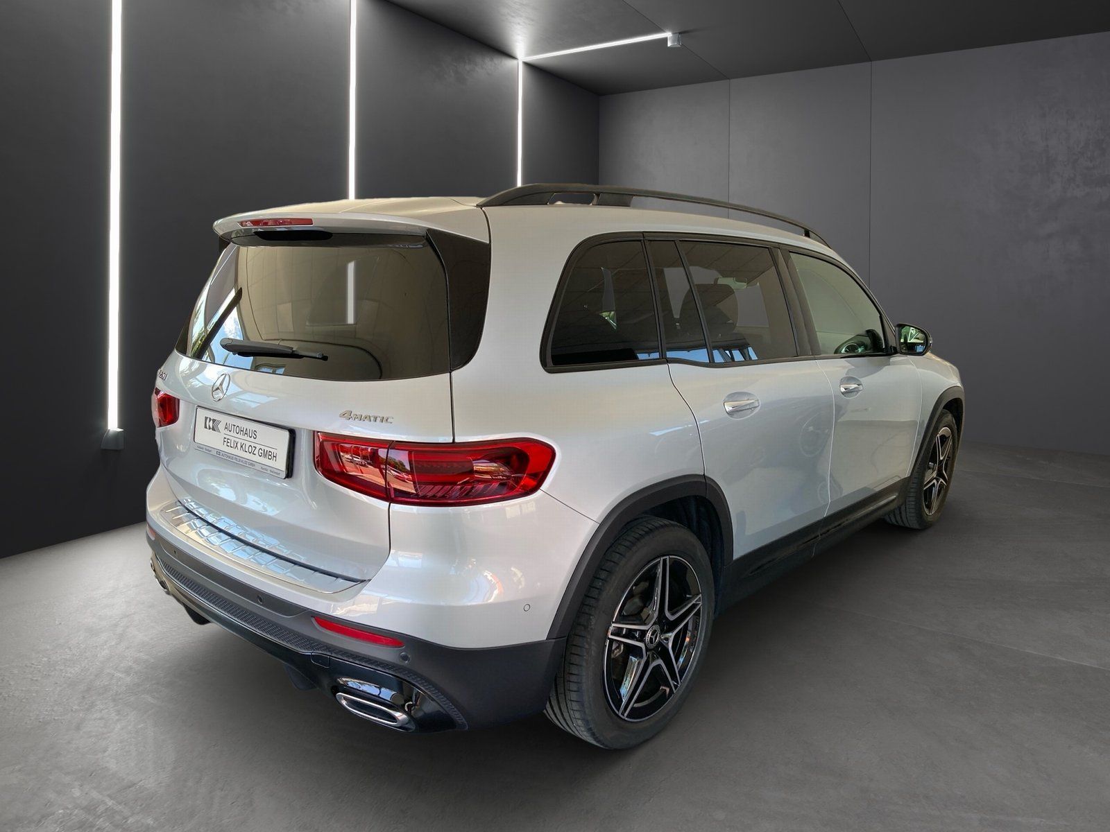 Fahrzeugabbildung Mercedes-Benz GLB 220 4M AMG*AHK*Distro*Totwin*Burmester*Night