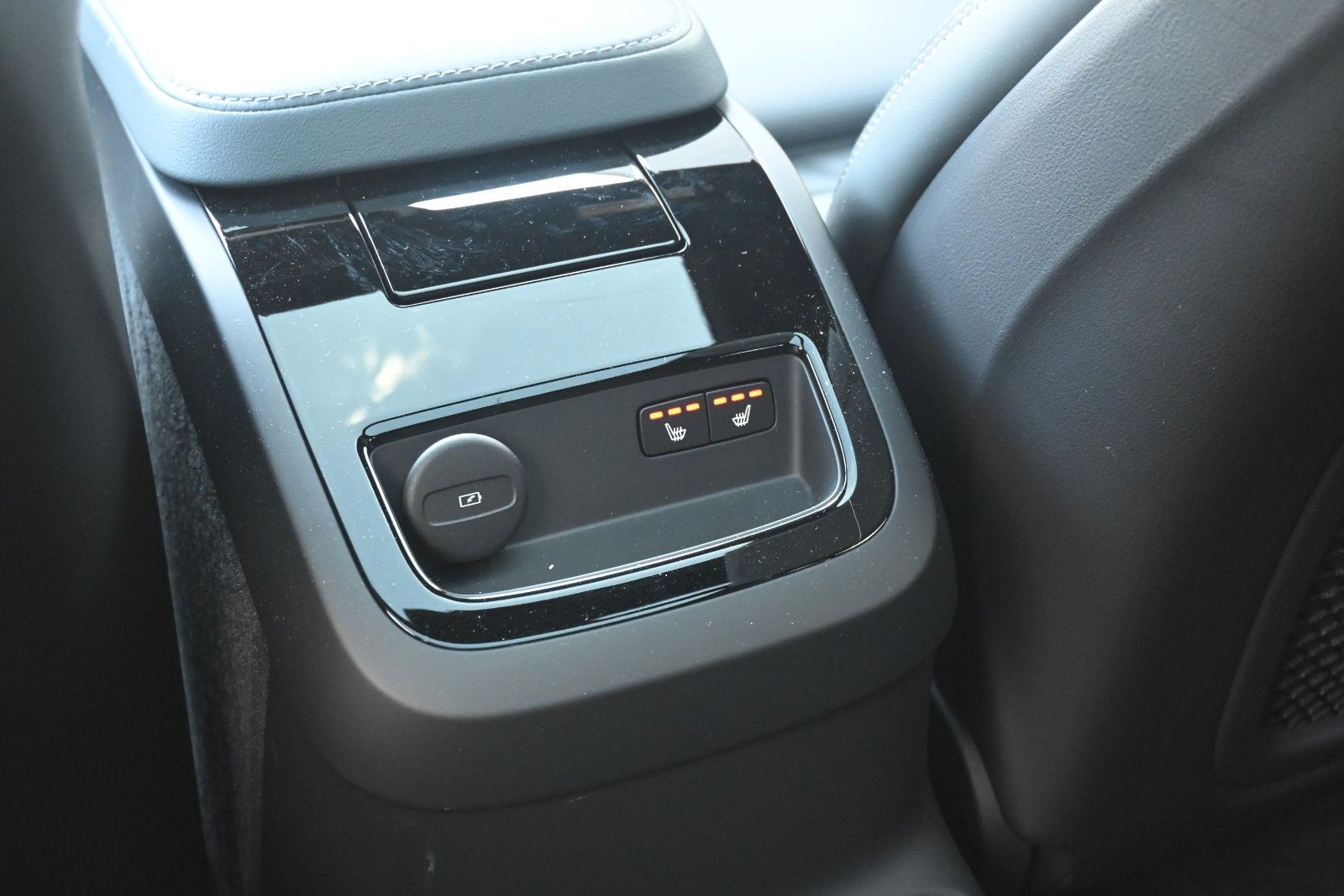 Fahrzeugabbildung Volvo V90 T8 AWD Recharge Inscription*PANO*360*H&K*HUD