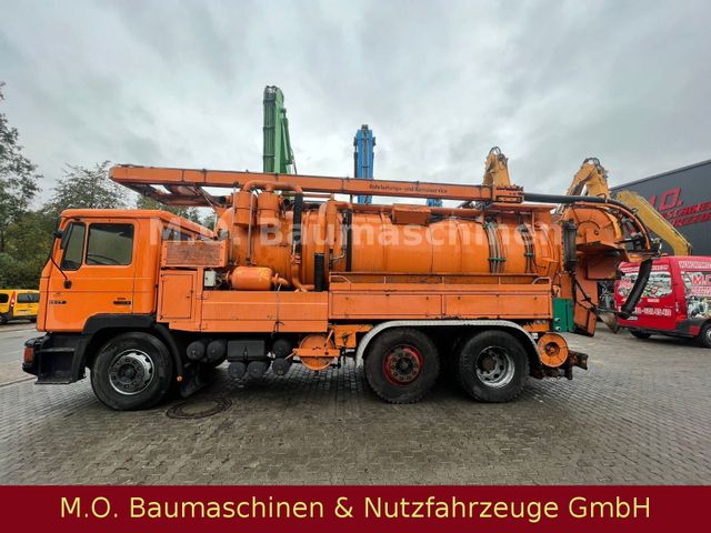 MAN 25.270 / Müller Saug u. Spühlwagen / 12.000 L /