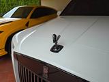 Rolls-Royce Cullinan Black Badge Black Badge - weiße Rolls-Royce Cullinan