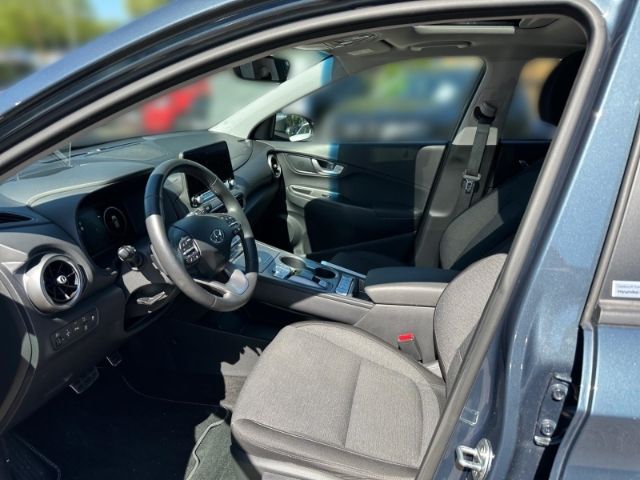 Fahrzeugabbildung Hyundai KONA Trend Elektro 2WD El. Panodach Navi Soundsy
