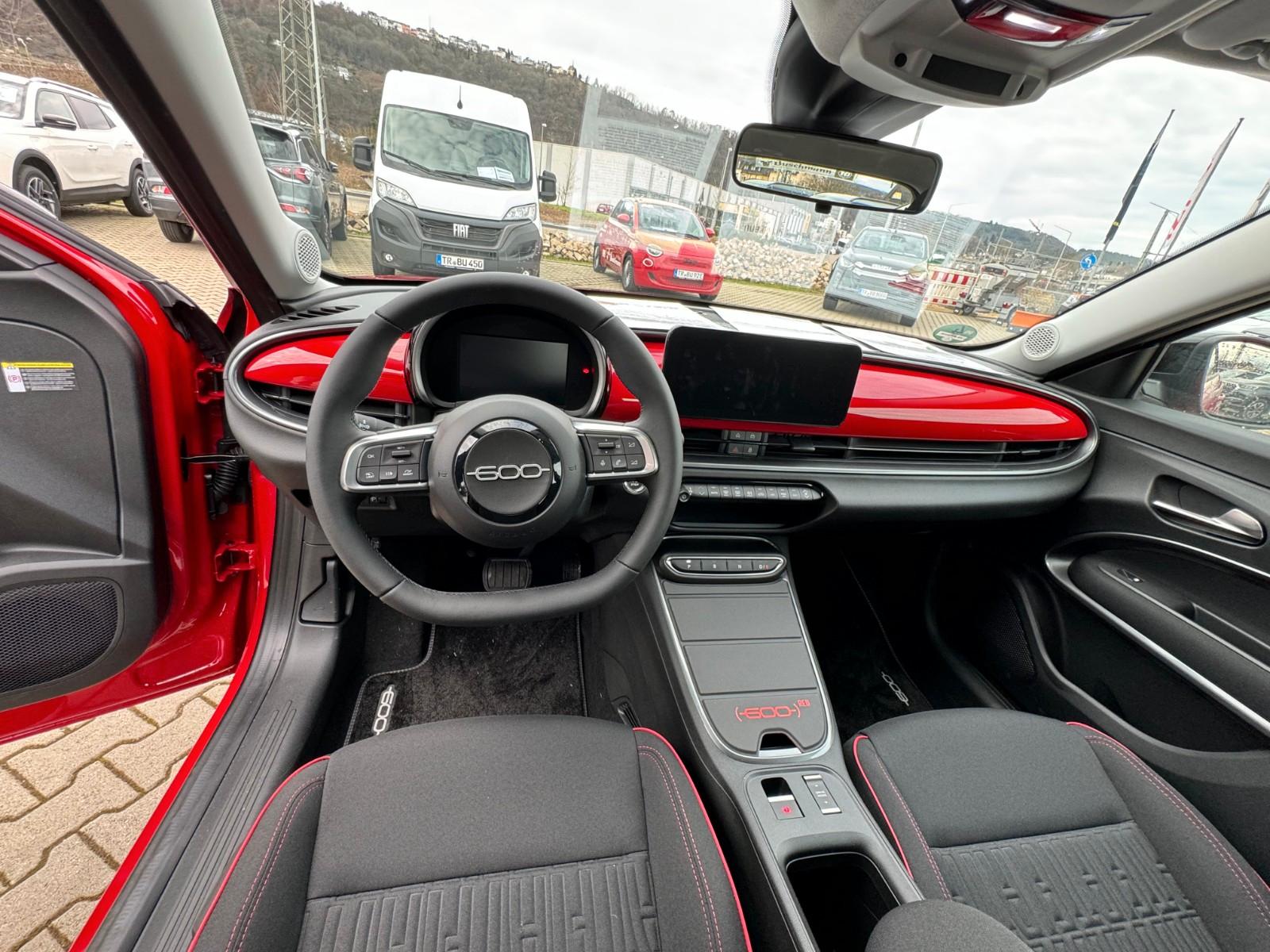 Fiat 600e Sondermodell RED 54 kWh Gratis Wallbox