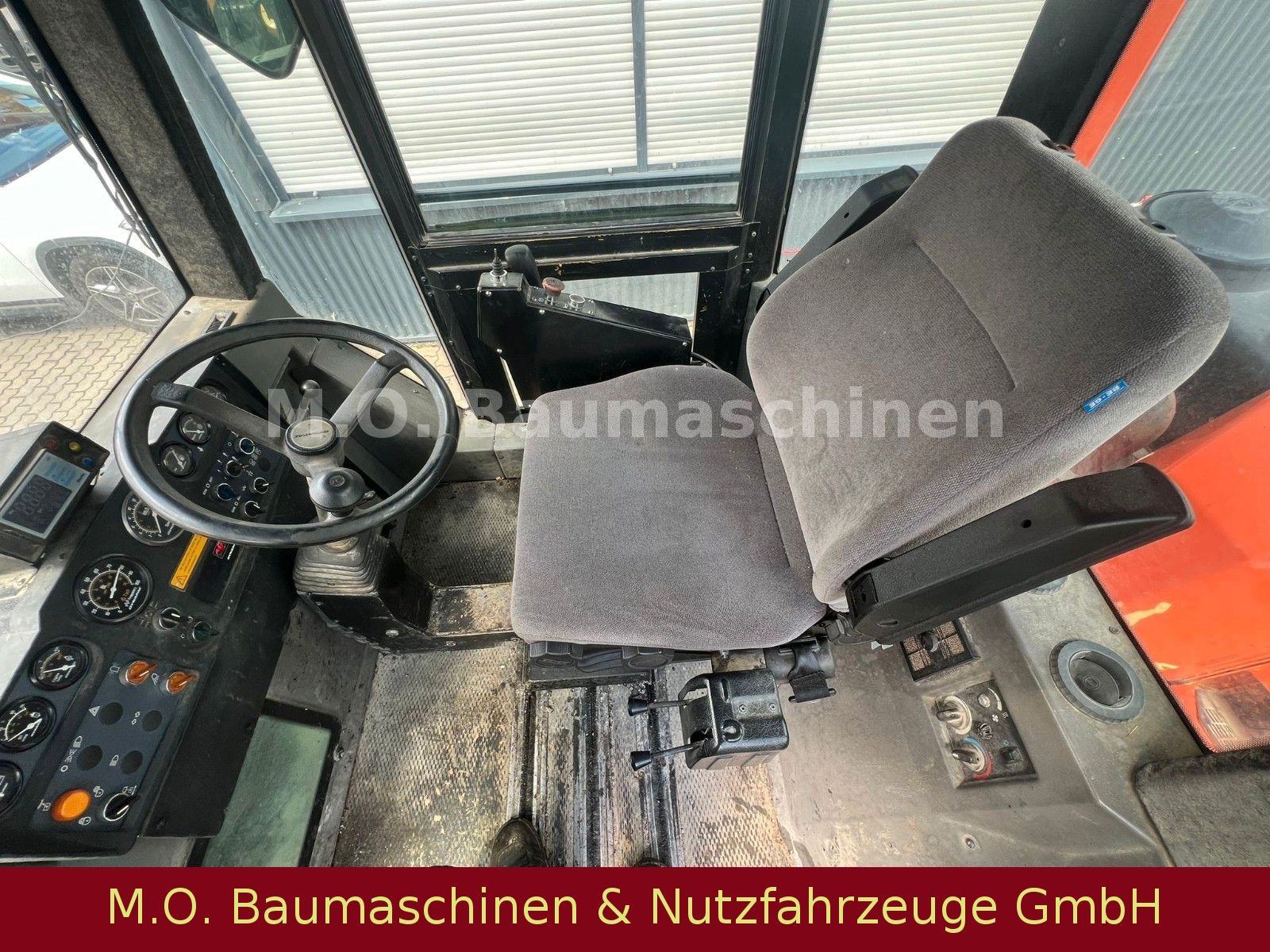 Fahrzeugabbildung Dynapac CC 222 CHF / Kombiwalze / 7.25 t / AC /