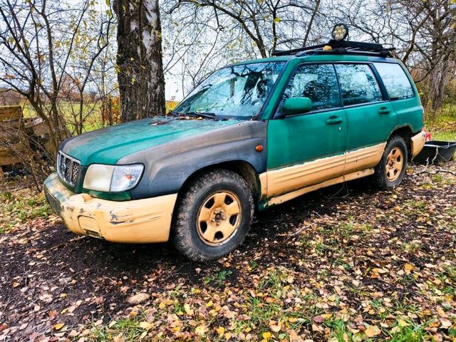 Subaru Forester SF mit Ersatzteilen komple...