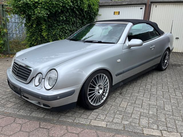 Mercedes-Benz CLK 230 Automatik als Modell: Elegance