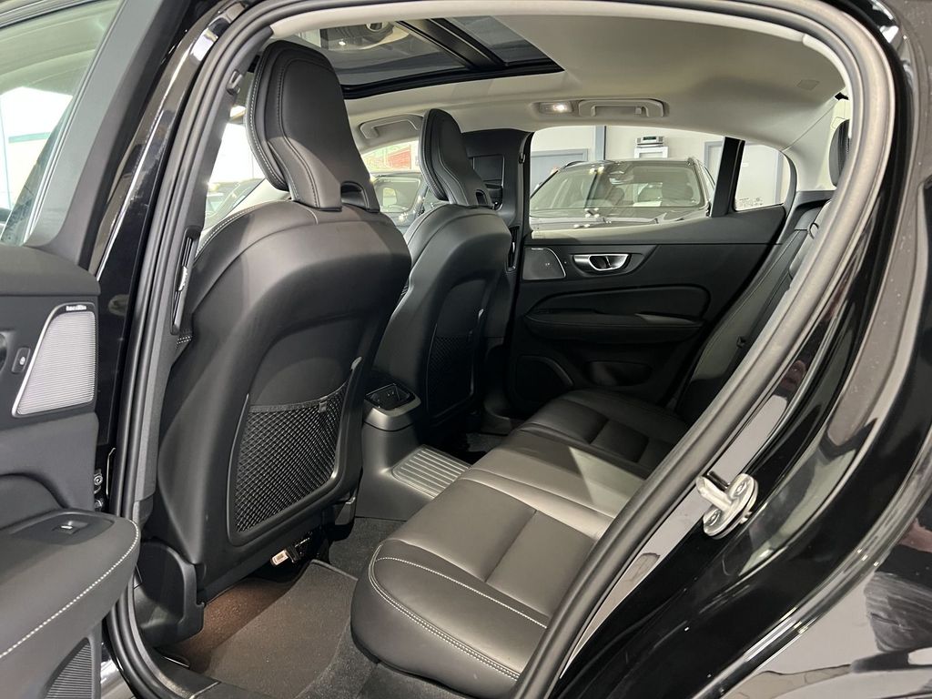 Volvo S60 T8 Ultimate Dark Recharge AWD B&W Massage