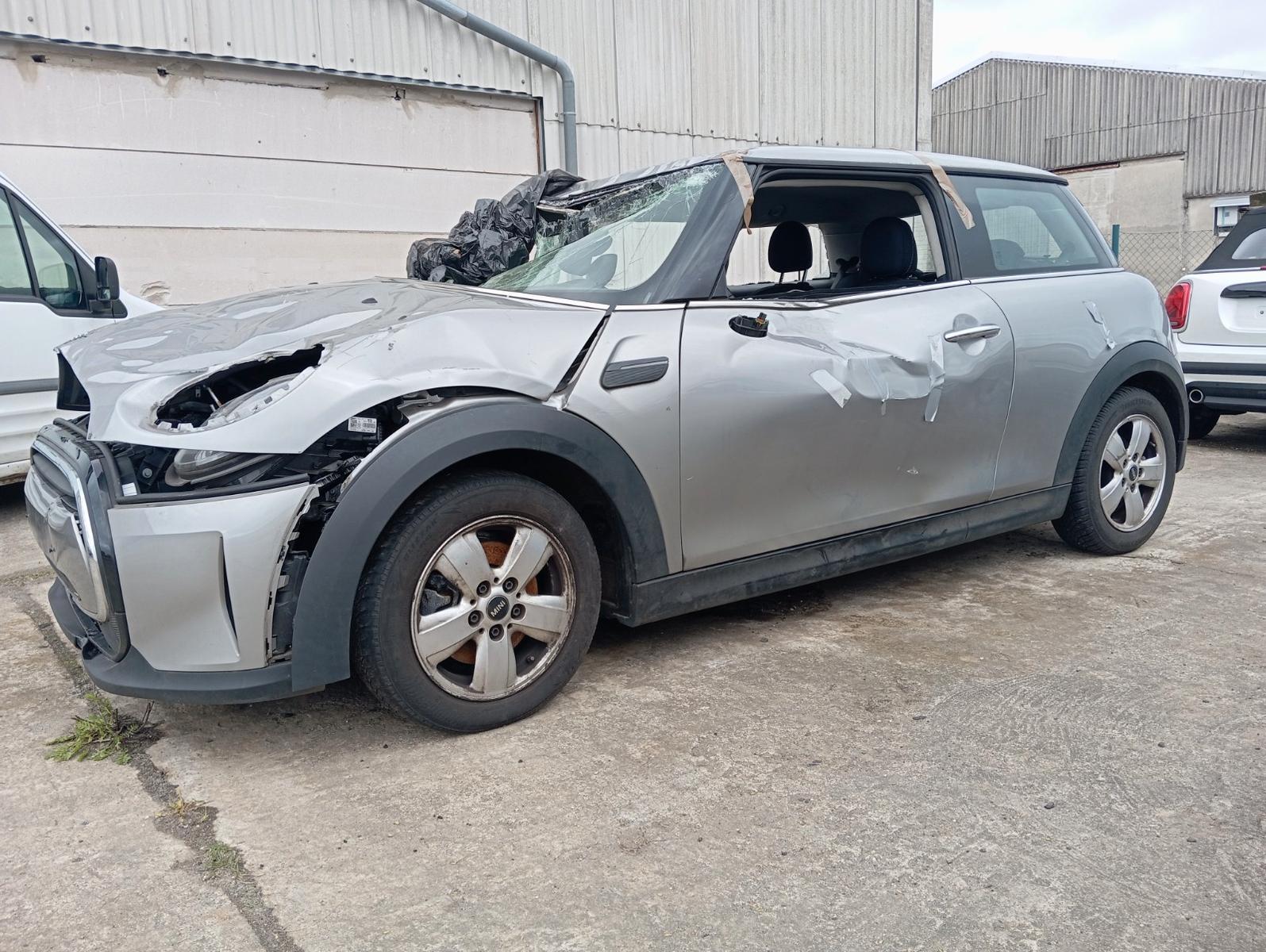 MINI Cooper - 1 Hand