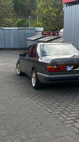 Mercedes-Benz E 230 *H-Zulassung* Top gepflegt - graue Mercedes-Benz E 230
