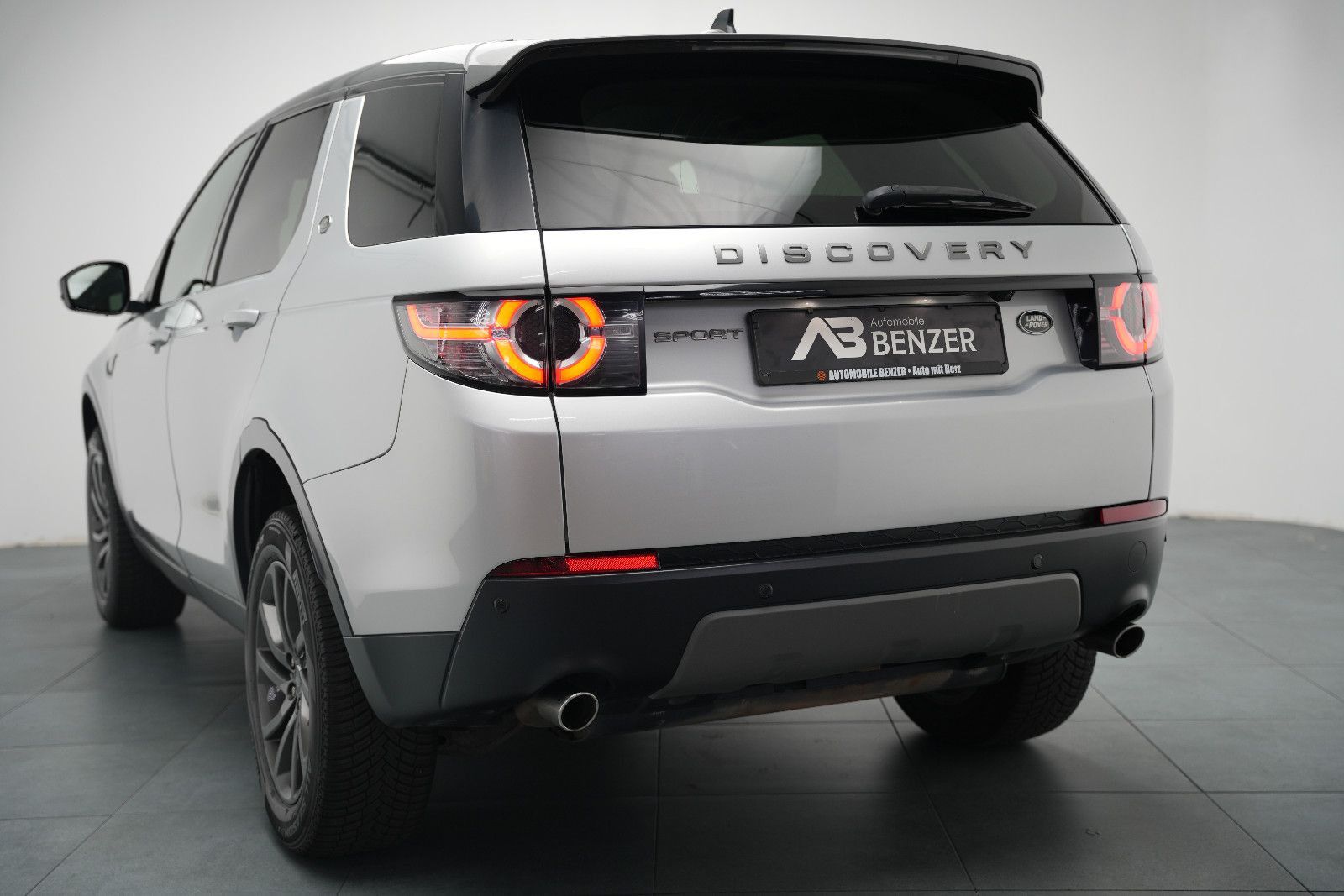 Fahrzeugabbildung Land Rover Discovery Sport SE AWD *Kamera*Navi*SHZ