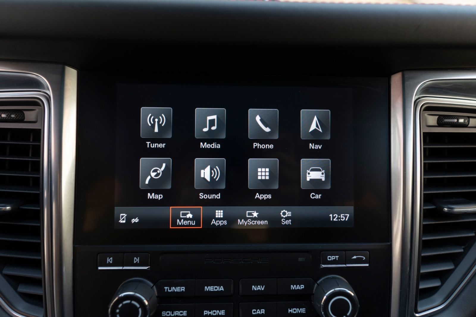 Fahrzeugabbildung Porsche Macan GTS PASM PDLS BOSE CARPLAY LUFT PANO TOTW