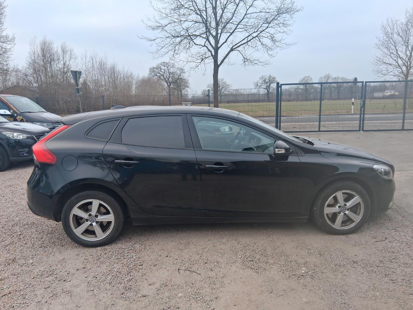 Volvo V40 D2 Kinetic, Automatik