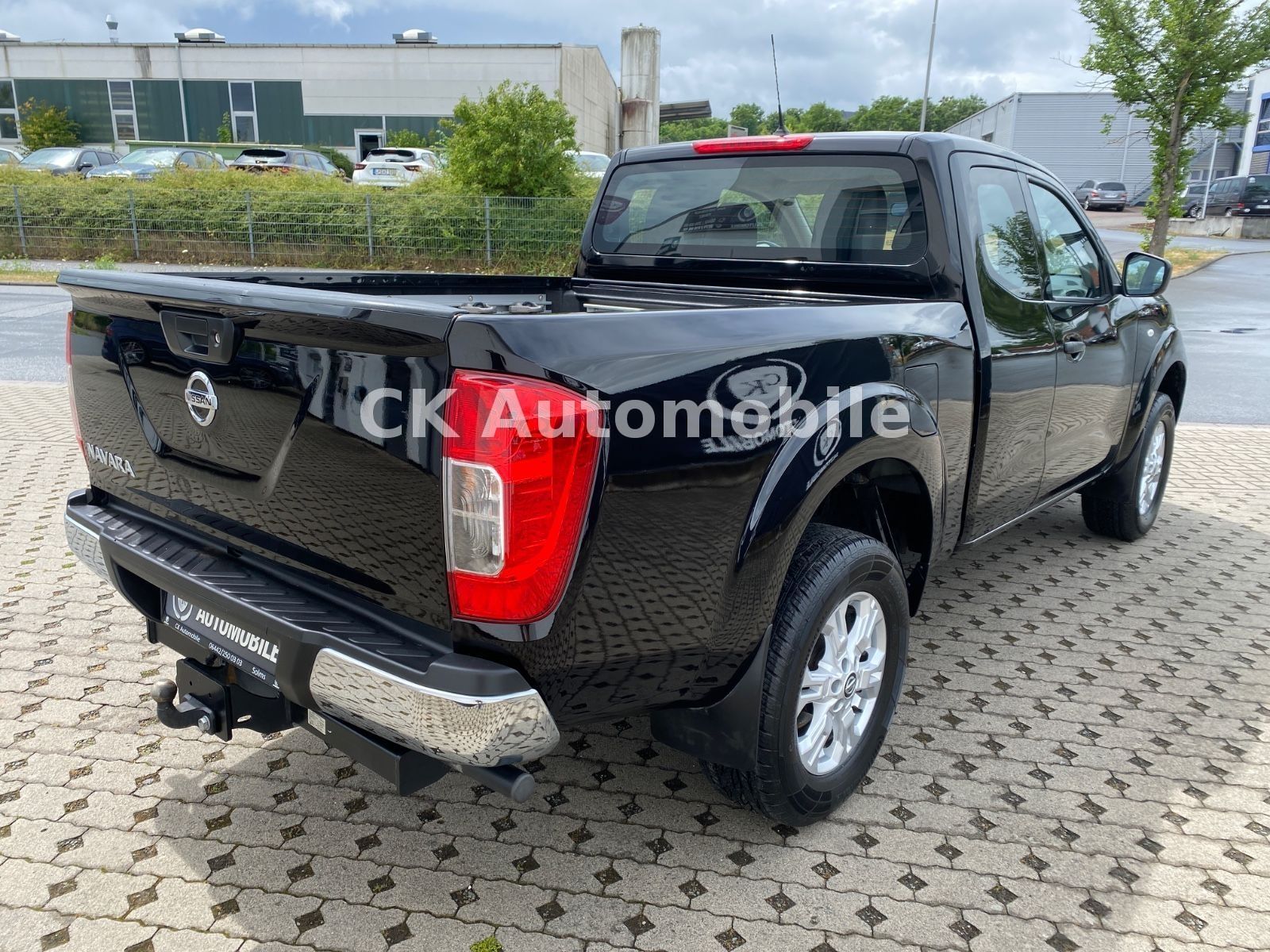 Fahrzeugabbildung Nissan Navara NP300 Acenta King Cab 4x4/AHK 3500 KG