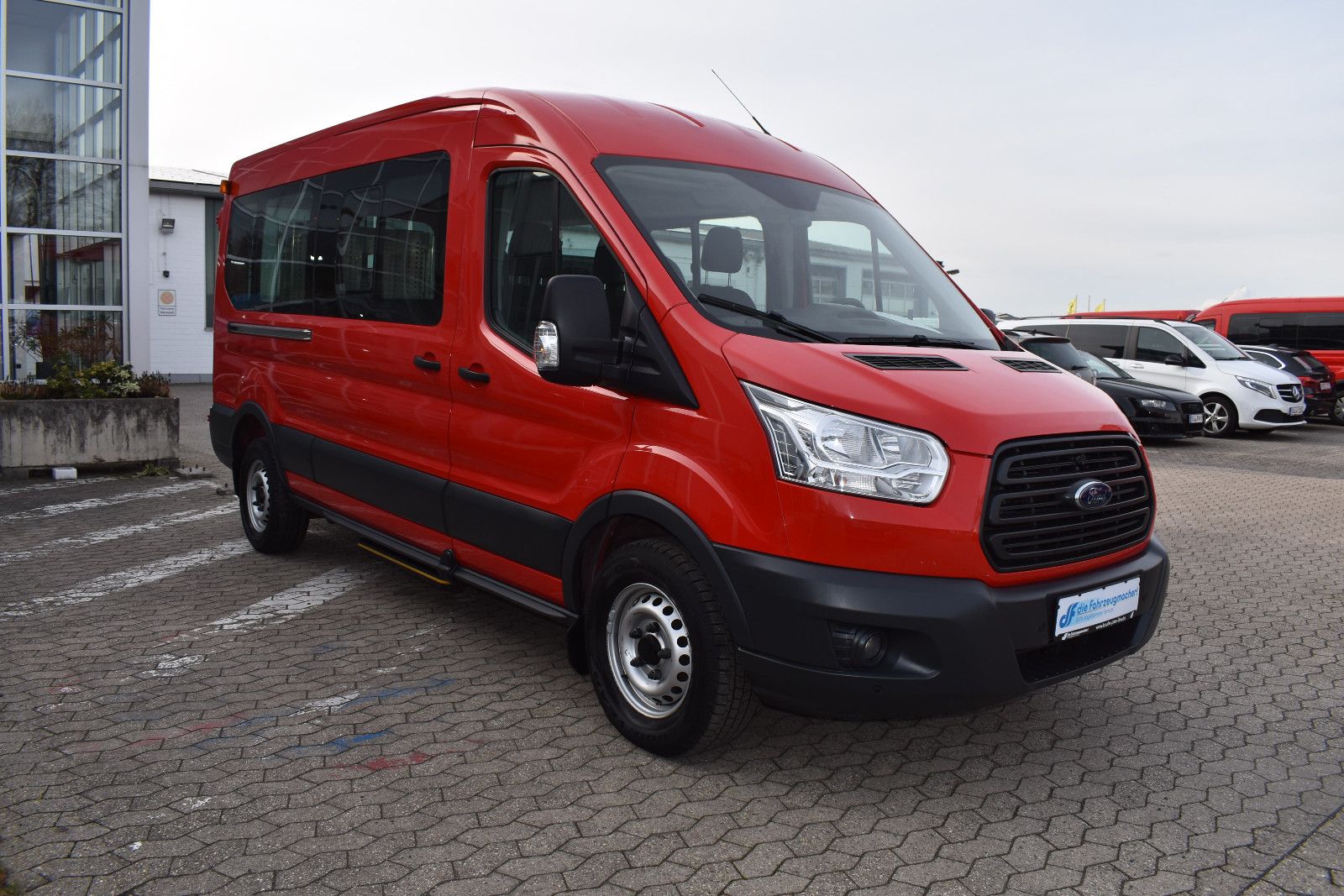 Fahrzeugabbildung Ford Transit Kombi 350 Behindertengerecht *2023 KLIMA