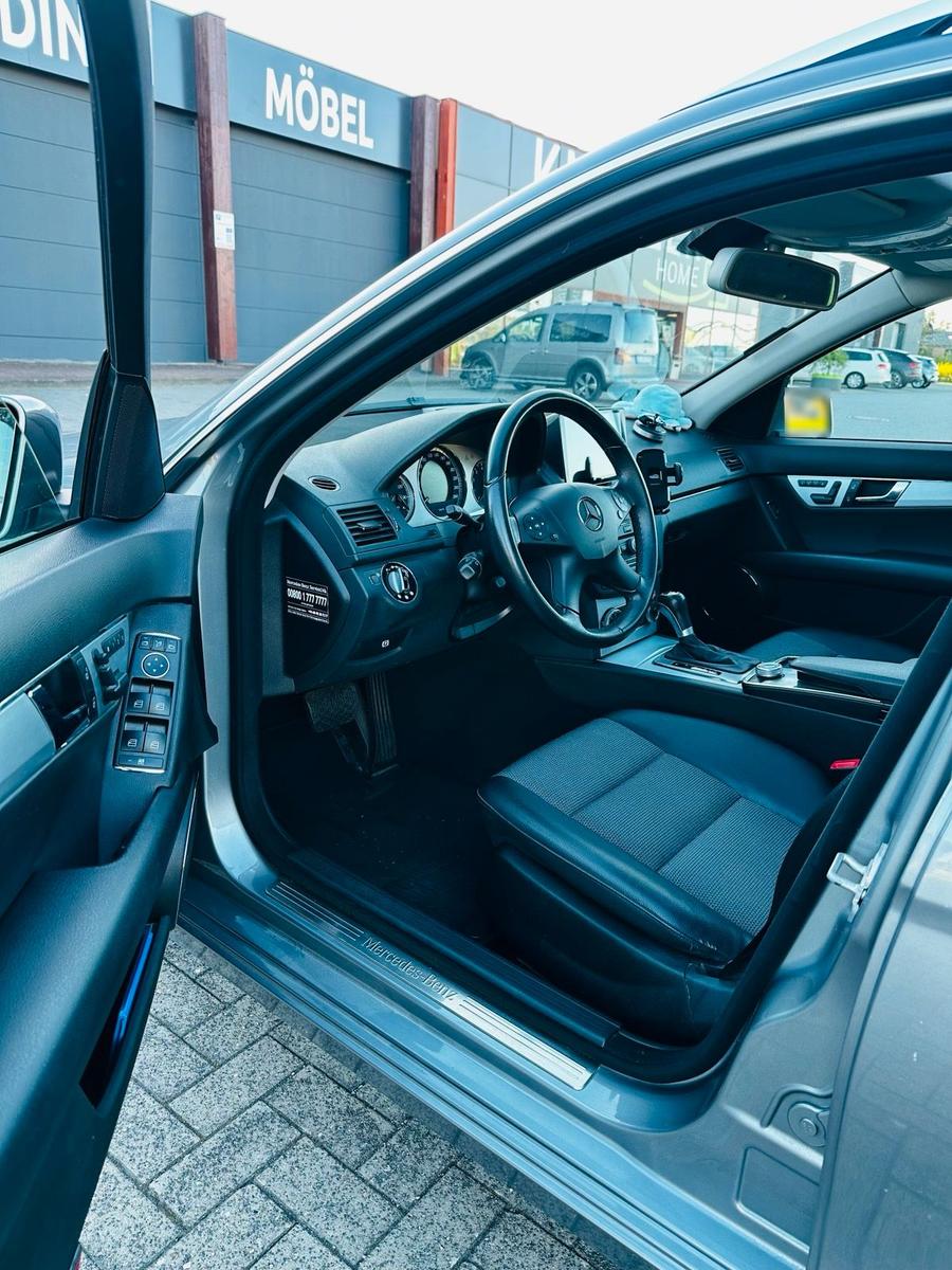 Mercedes-Benz C280 2008 — interior
