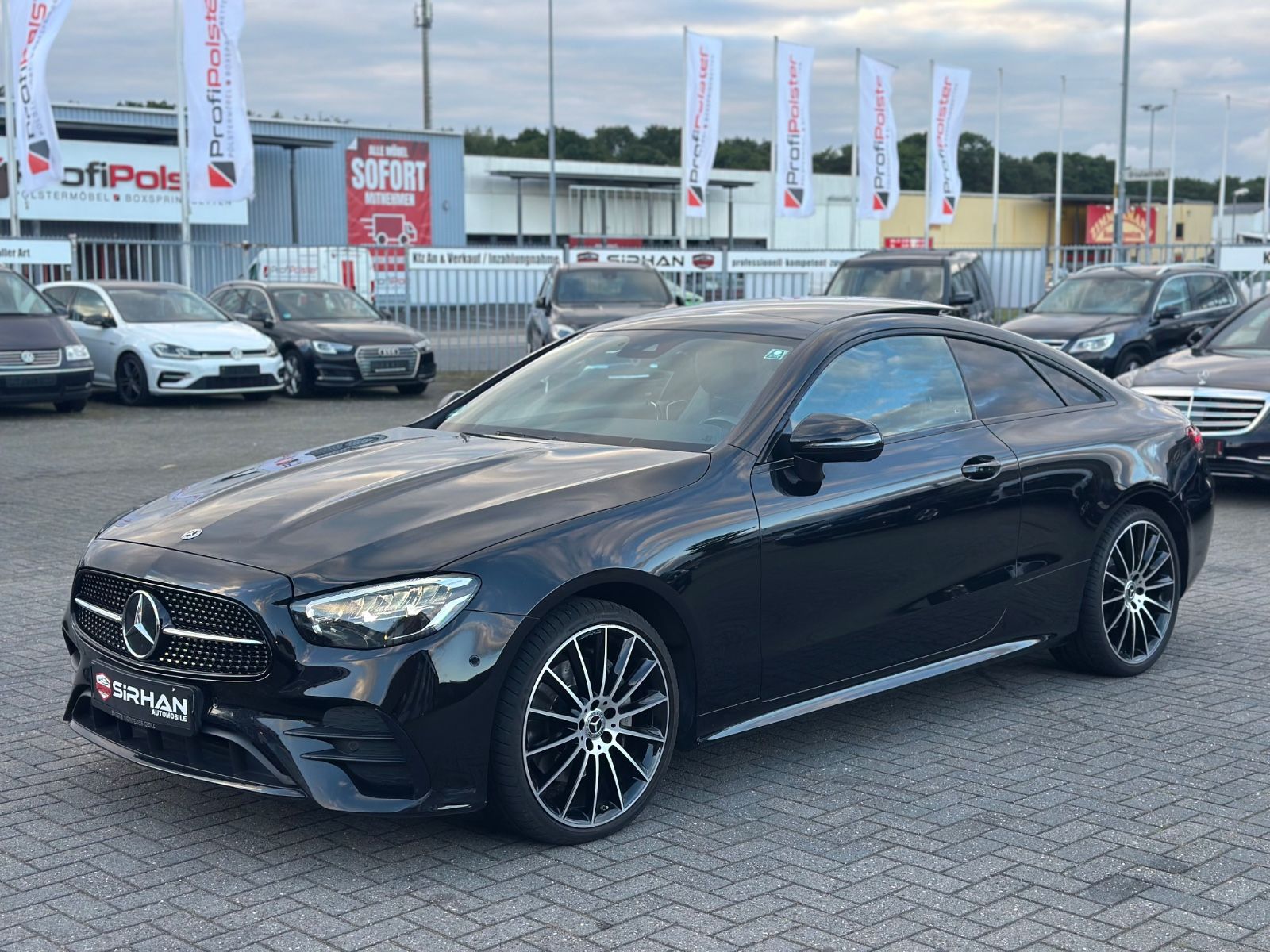 MERCEDES-BENZ E 220 d Coupe 4Matic AMG PAKET*Panorama*