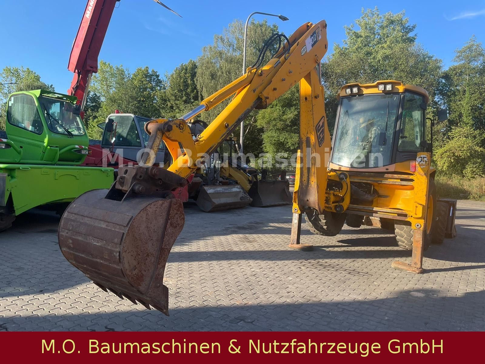 Fahrzeugabbildung JCB 3CX / 3 x Schaufel /TEL/Klappschaufel/