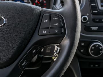 Hyundai i10 YES! Sitzheizung Spurhalteassistent