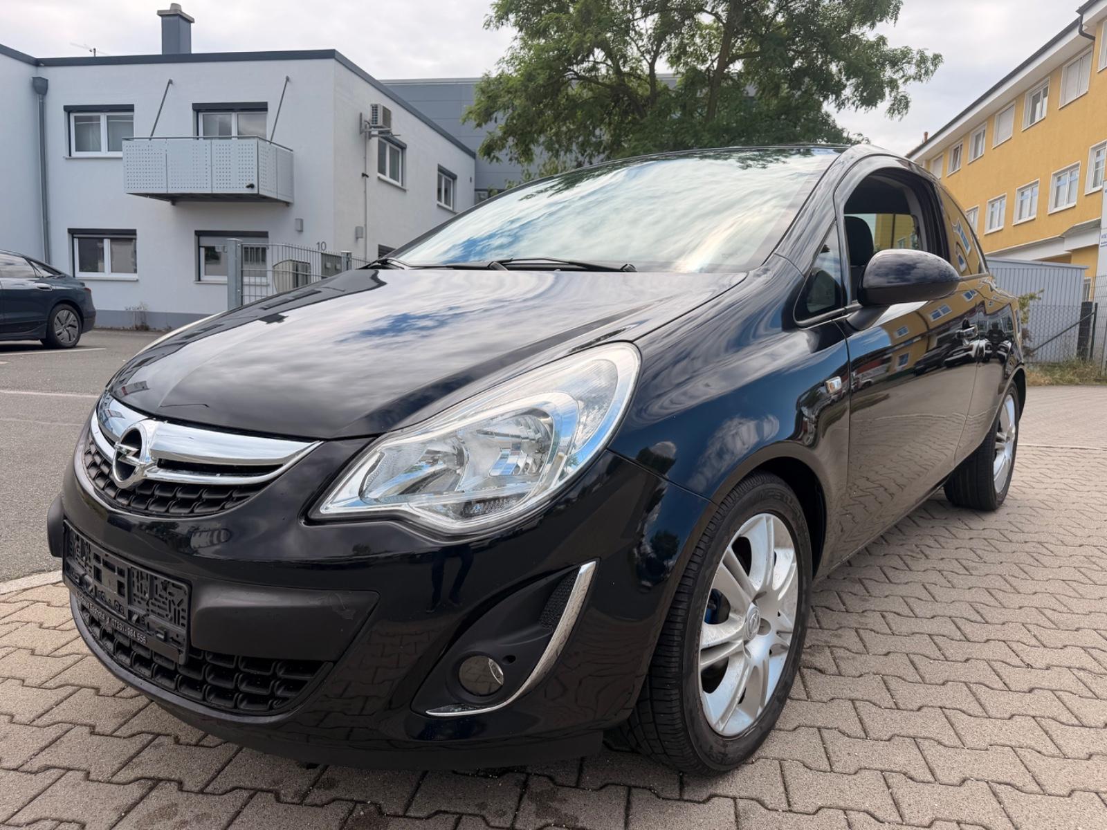 Opel Corsa D Navi *Klima*Sitzheiz* 8 Fach reifen