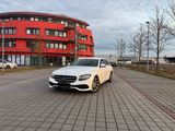 Mercedes-Benz E 220 d  Autom. 7 Sitze. Vollausstattung  - Mercedes-Benz: Kombi, 7sitzer