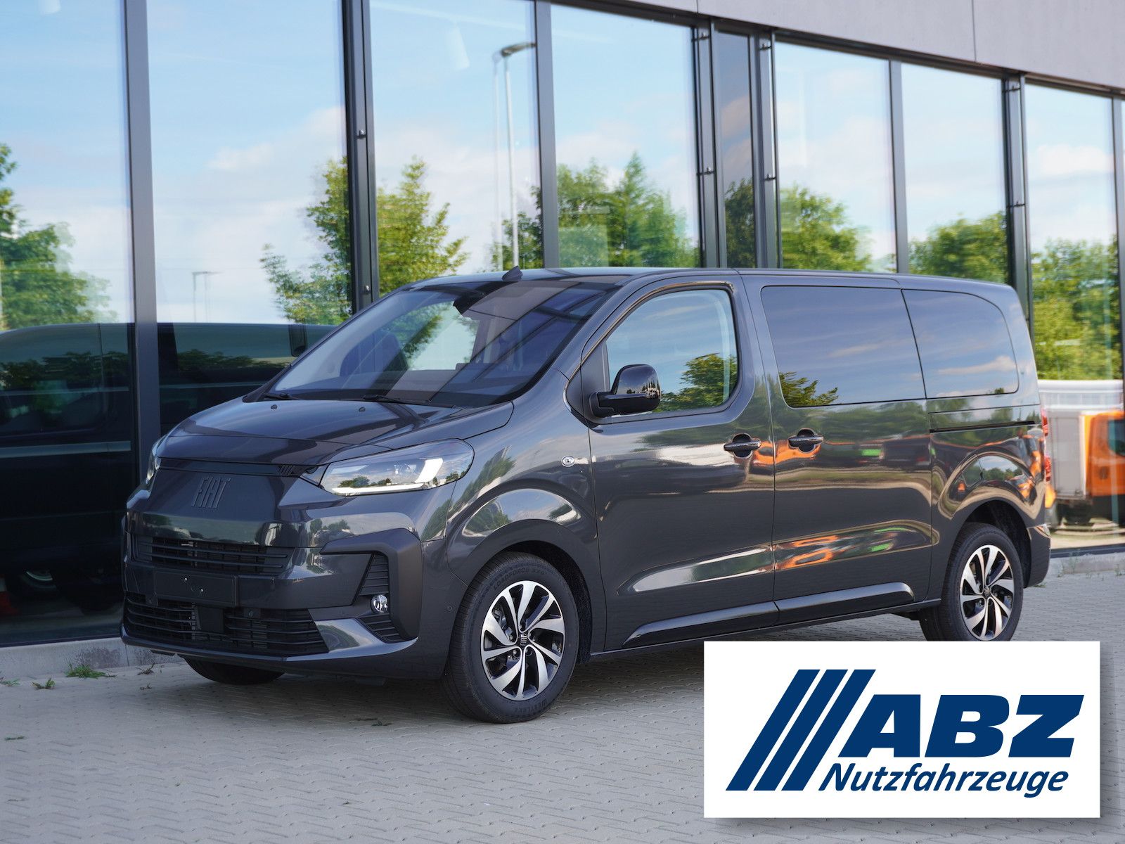 Fiat Ulysse Icon M 2.2 180 AT 8-Sitzer/ 10-Zoll Navi