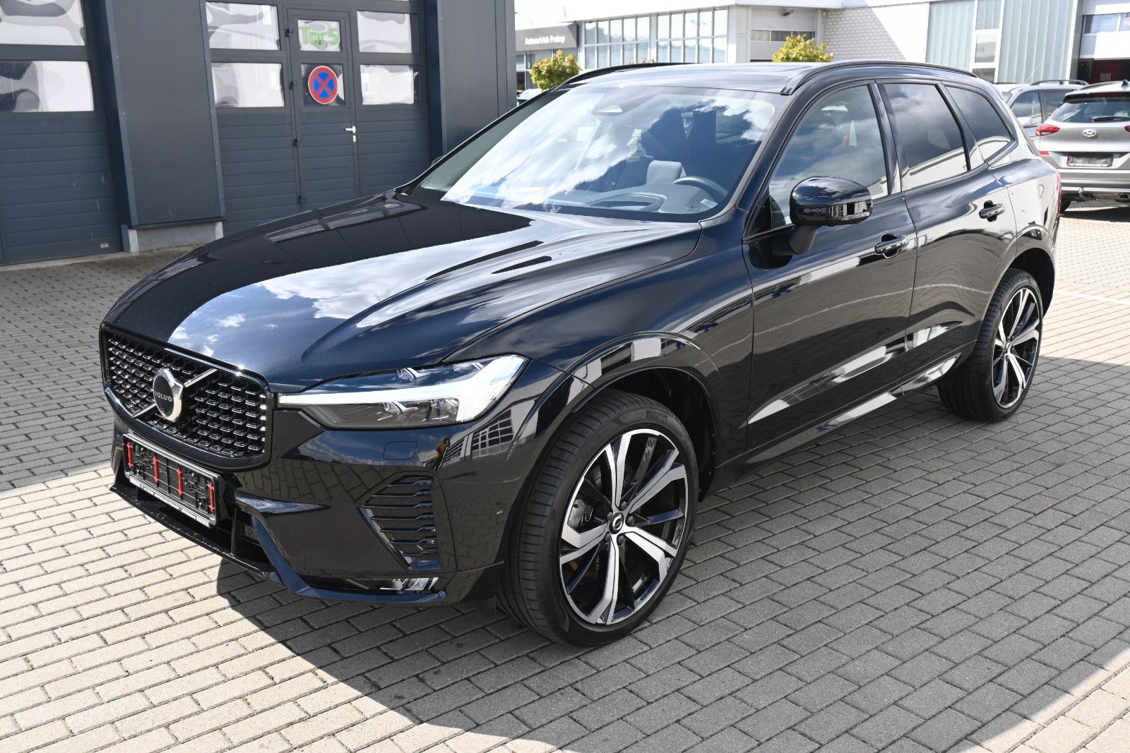Fahrzeugabbildung Volvo XC60 B5 D AWD Ultimate Dark*STDHZG*360°LUFT*ACC