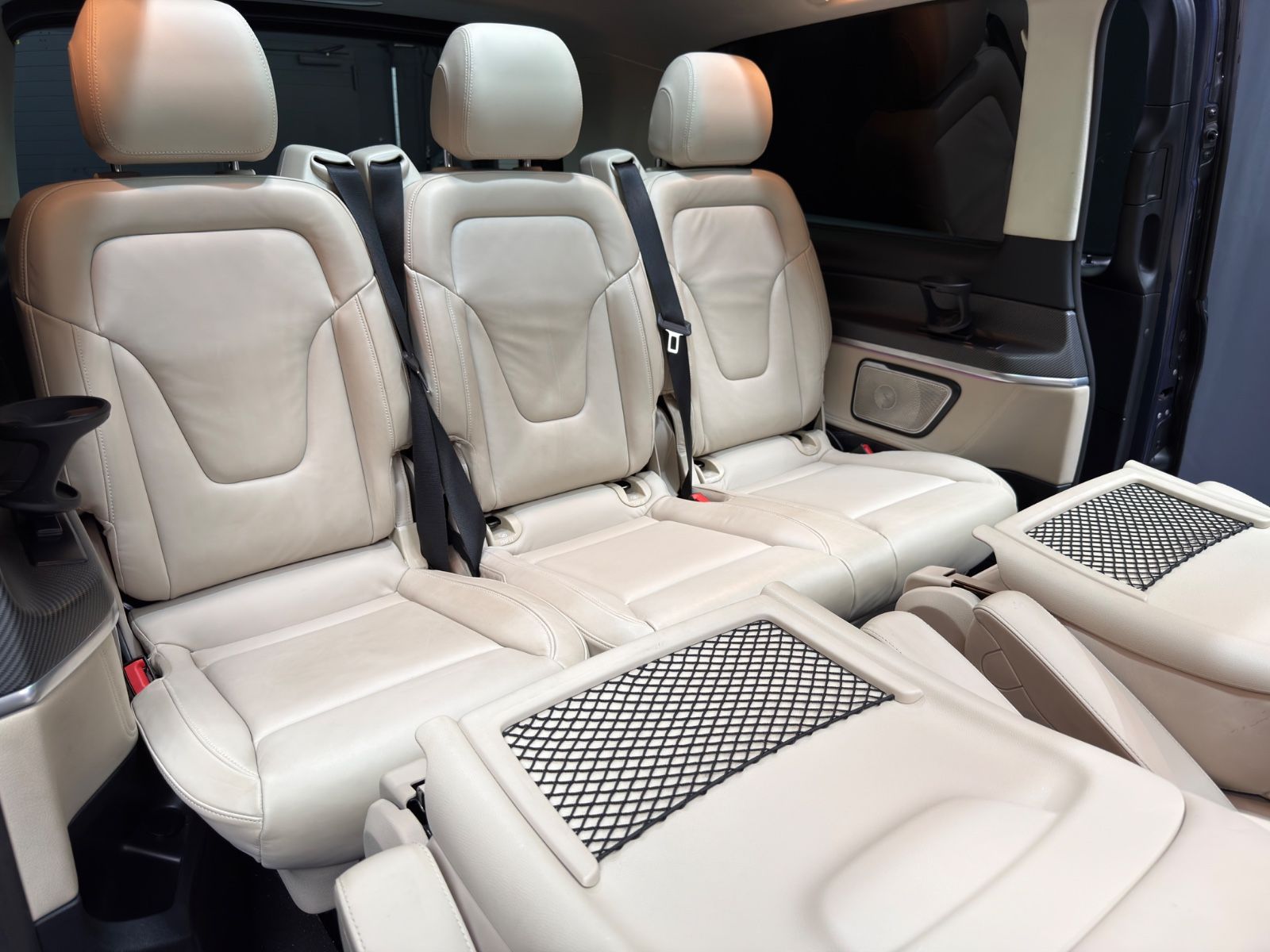 Fahrzeugabbildung Mercedes-Benz V250d lang EXCLUSIVE|AMG|BURMESTER|PANO|ACC|360°