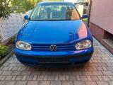 Volkswagen VW Golf CHAMP - Volkswagen Golf: Champ