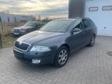 Skoda Octavia Combi 1.6 FSI Elegance - Skoda Octavia aus 2006: Elegance