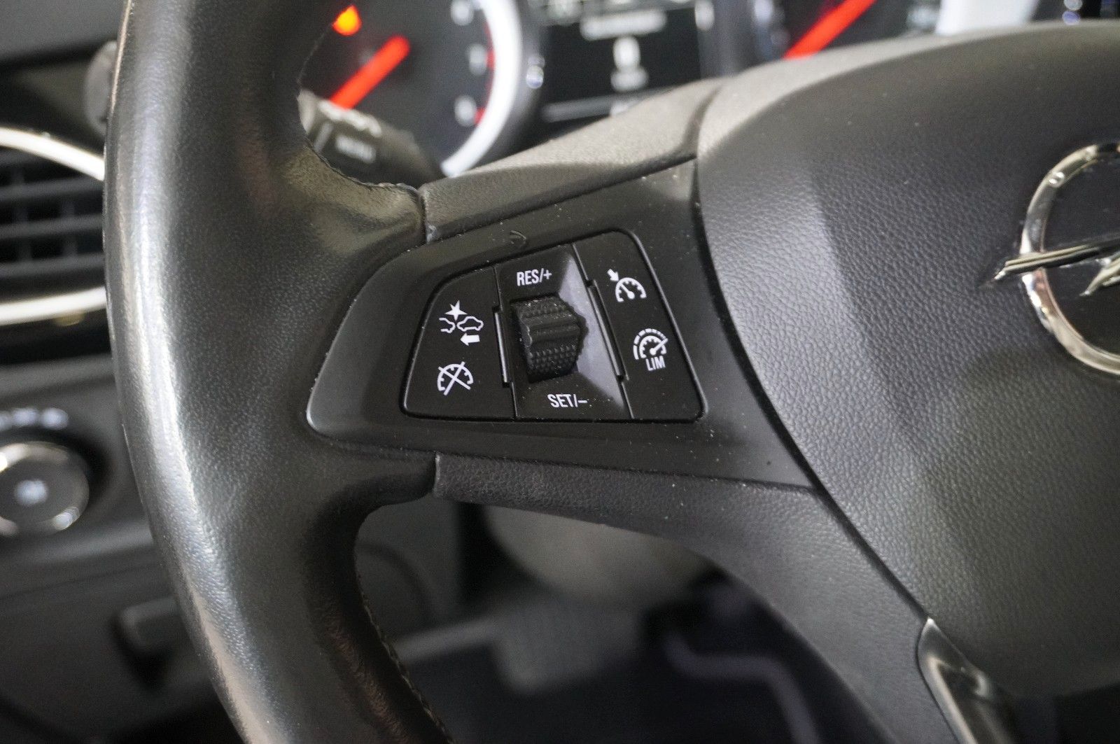 Fahrzeugabbildung Opel Astra K ST 1.4 ELEGANCE NAVI/LED/KAMERA/SPORT/SH