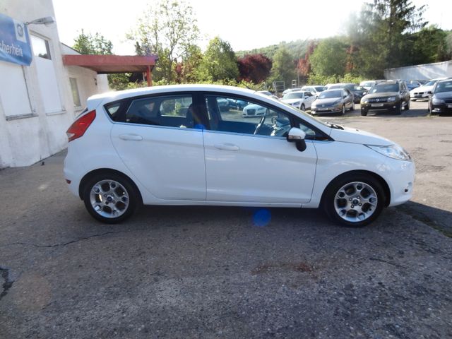 Fahrzeugabbildung Ford Fiesta Titanium/Klima/Alu/