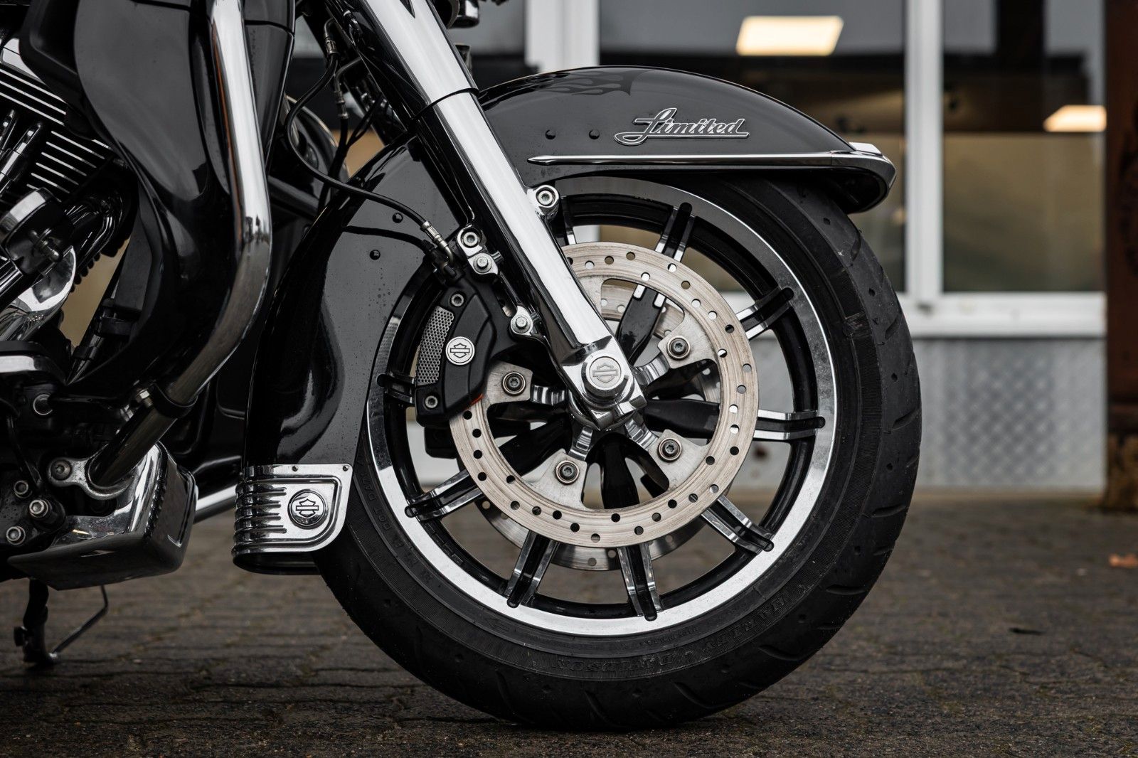 Fahrzeugabbildung Harley-Davidson ULTRA LIMITED LOW FLHTKL 103CUI - JEKILL&HYDE -
