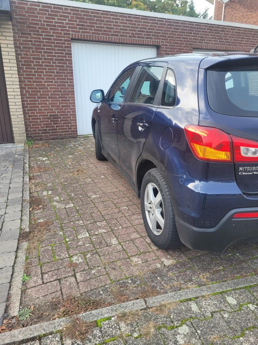 Mitsubishi ASX 2011 — rear view