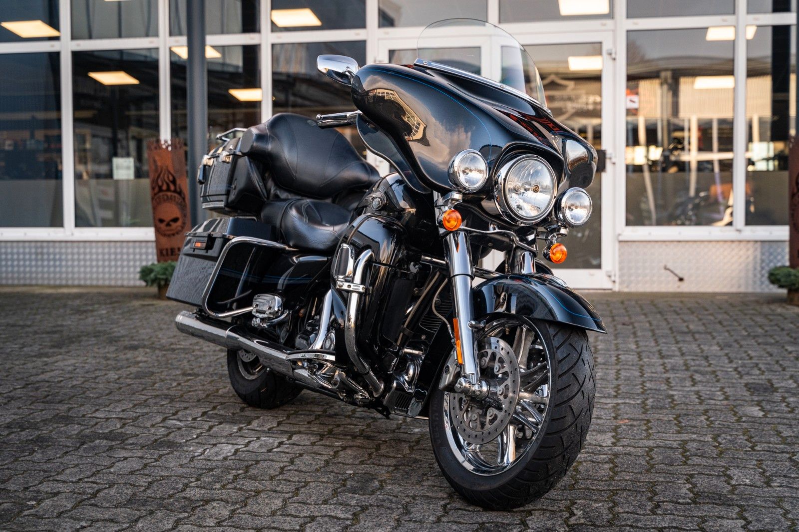 Fahrzeugabbildung Harley-Davidson CVO Ultra Classic Electra Glide 110ANV FLHTCUSE8