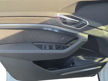 صورة مصغرة 11 لـ 2023 AUDI Q8 E-TRON