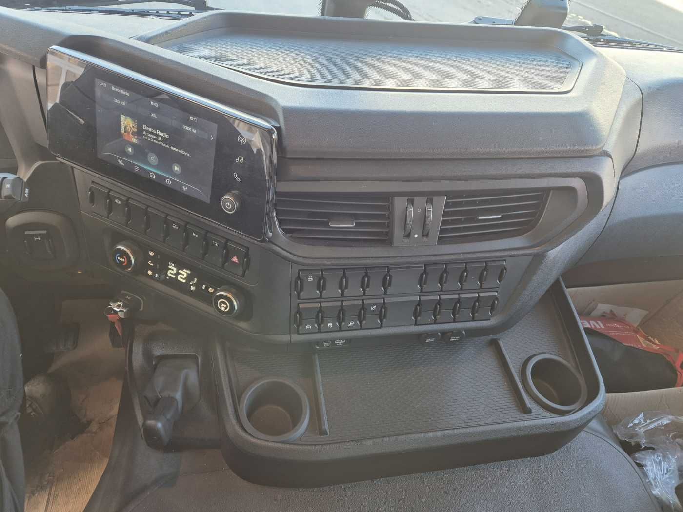Fahrzeugabbildung Iveco S-Way AD190S40/P Junge AHK LBW 2.000kg