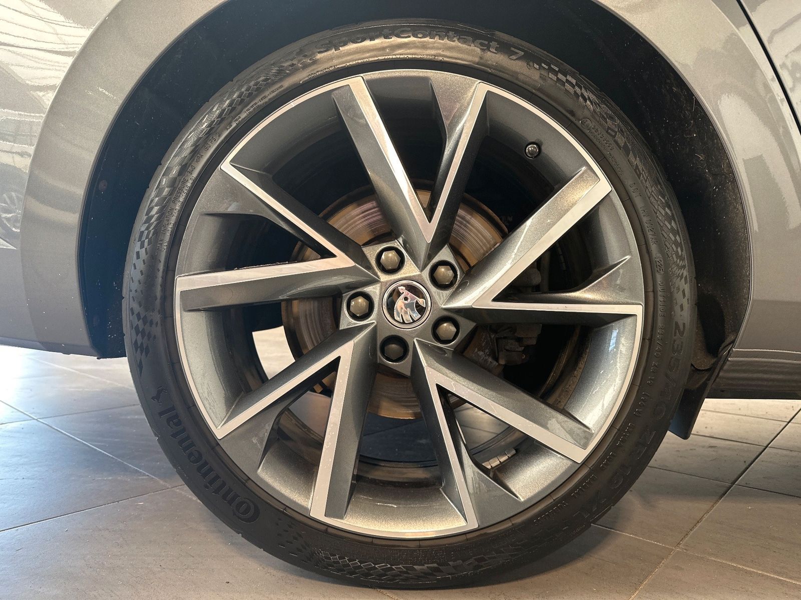 Fahrzeugabbildung SKODA Superb Combi 2.0 TDI DSG Sportline NAV+LED+AHK