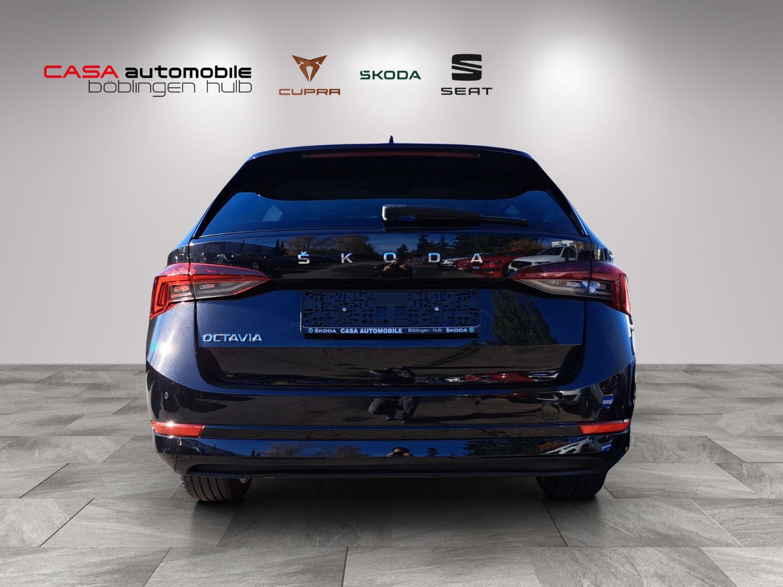 Octavia Combi Tour 2.0 TDI DSG AHK Navi