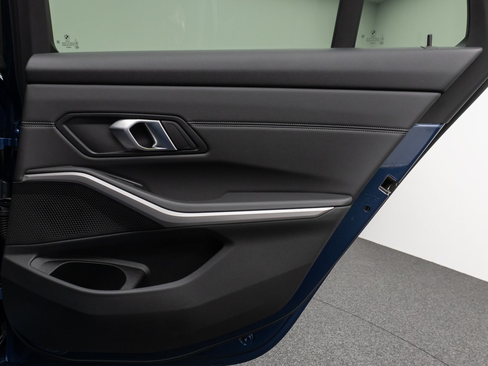 Fahrzeugabbildung BMW 320d HUD DAB CockPitPro Lordos PDC Alarm Sport