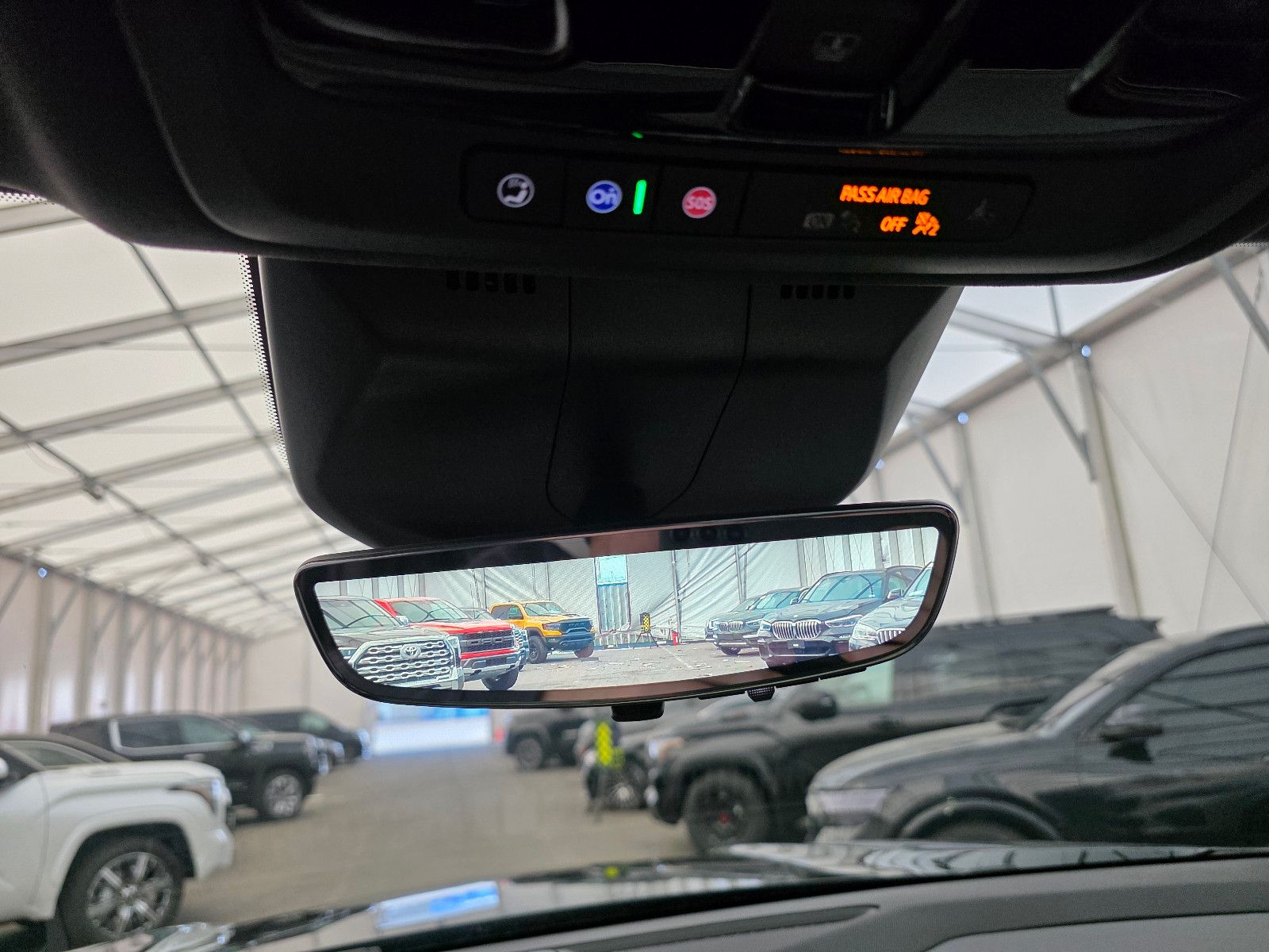 Fahrzeugabbildung Cadillac Escalade Sport Platinum T1: 129.000 EUR, Stock !