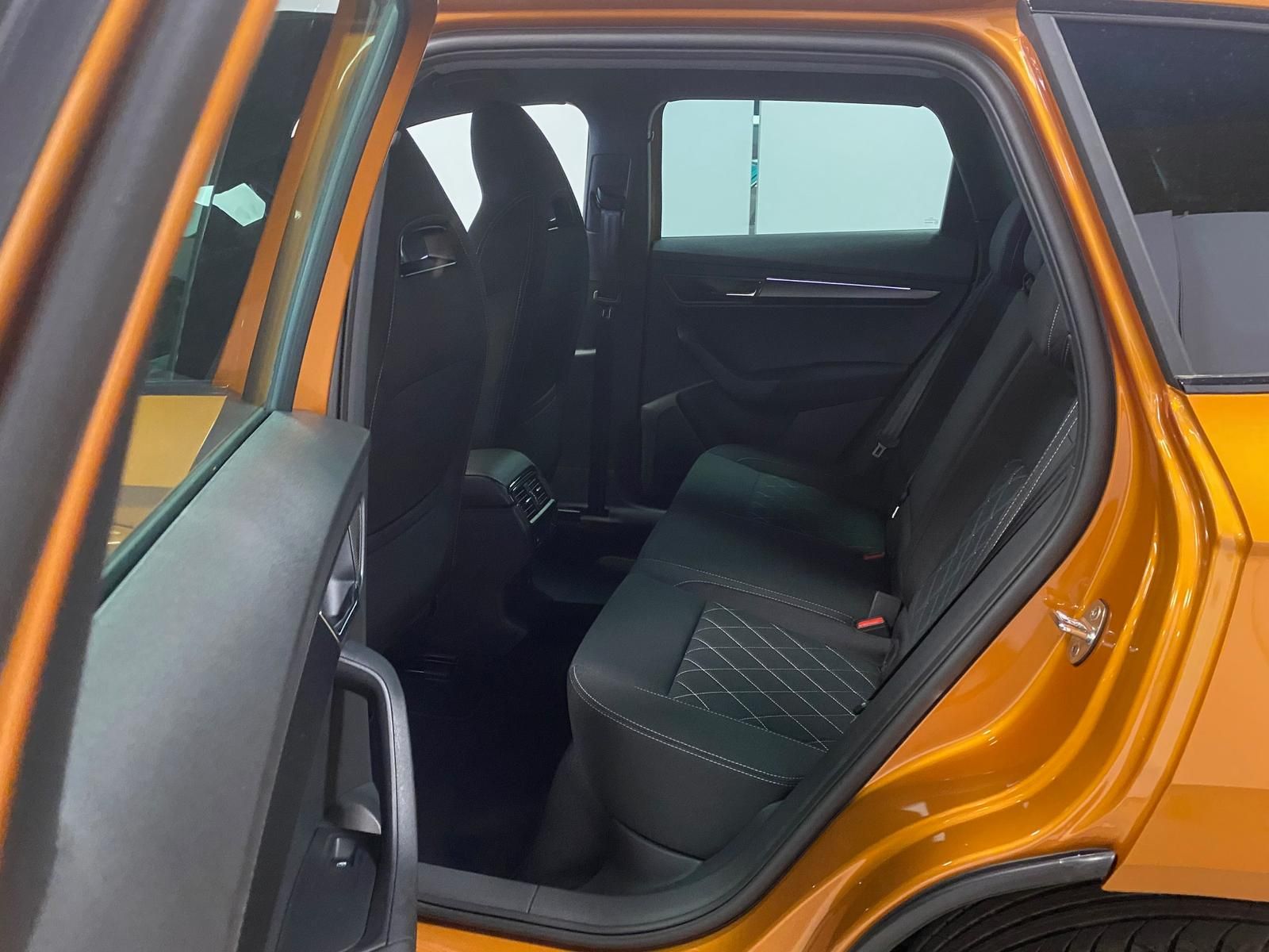 Fahrzeugabbildung SKODA Karoq 1.5 ACT SPORTLINE+5J GA+MATRIX+ACC+360+AHK