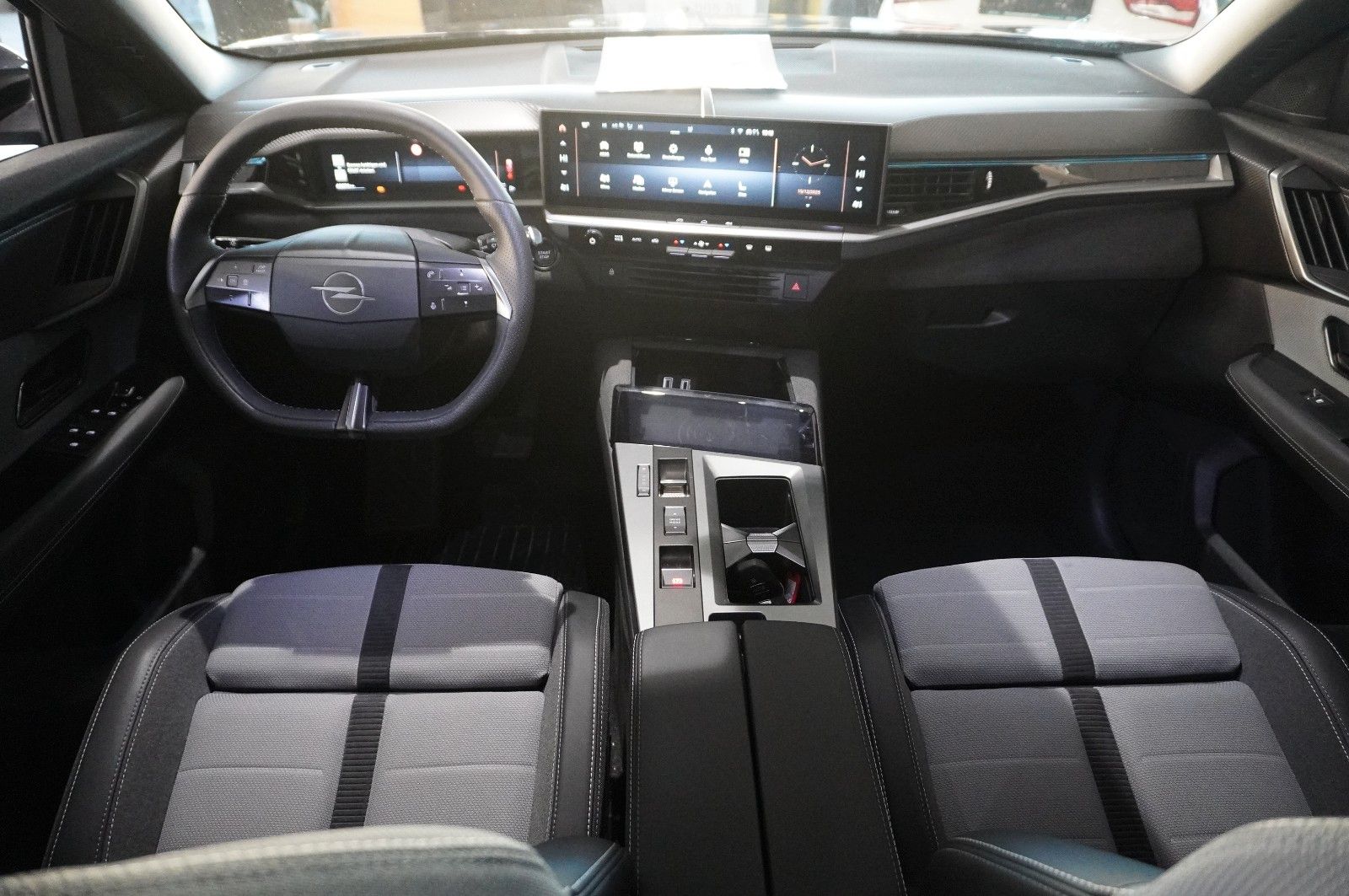 Fahrzeugabbildung Opel Grandland B 1.2 48V GS MHD LED-MATRIX/KAMERA/SHZ