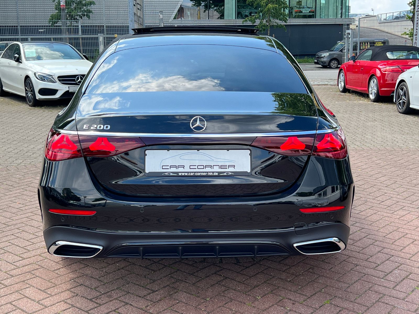 Fahrzeugabbildung Mercedes-Benz E 200 AMG LINE PREMIUM PANO SUPERSCREEN NAPPA