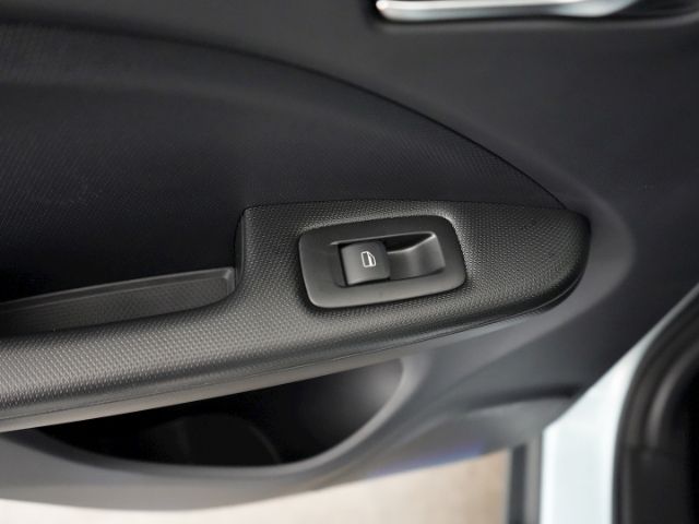 T03 DESIGN 37,3 kWH AT+NAVI+RÜCKFAHRKAMERA+PANOR